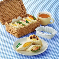 Japanese Bento Lunch Sandwich Cutter Half Sealed Bread 2pcs